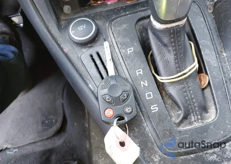 2015 Ford Focus Se z USA, uszkodzony, nr VIN 1FADP3K26FL320689